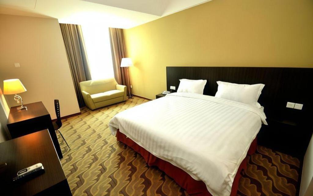 Eminent Hotel Kota Kinabalu Luaran gambar